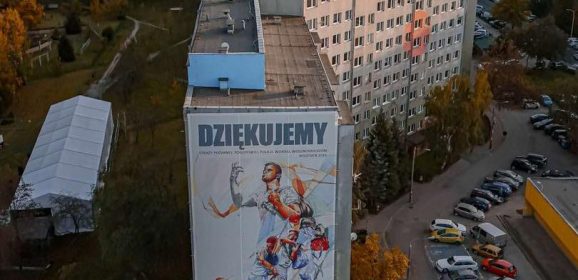 Niezwykły mural na bloku przy ul. Krynickiej